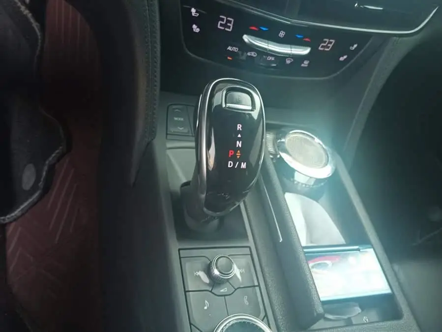 كاديلاك CT6 2021 28T النخبة