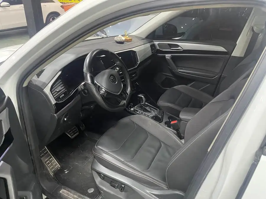 تاجران 2021 330TSI دفع ثنائي فاخرة مع الاتصال الذكي بلس