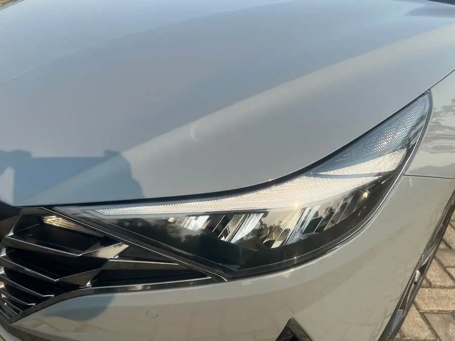2021 Elantra 1.5L CVT LUX Premium