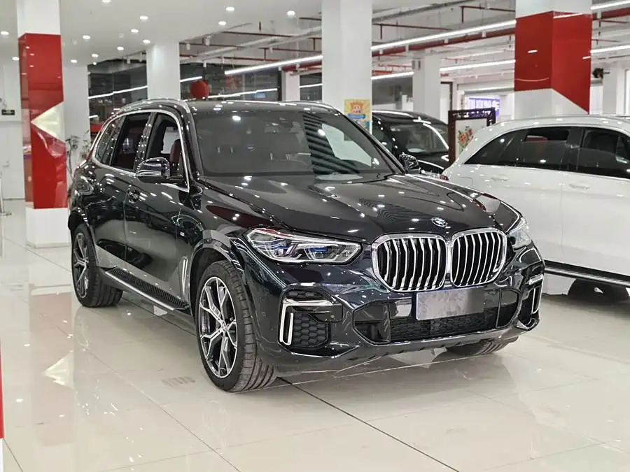 بي إم دبليو X5 2022 xDrive 40Li حزمة رياضية M