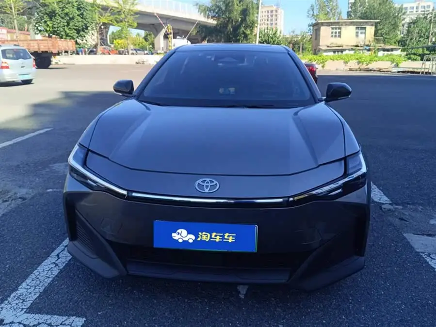 تويوتا bZ3 2023