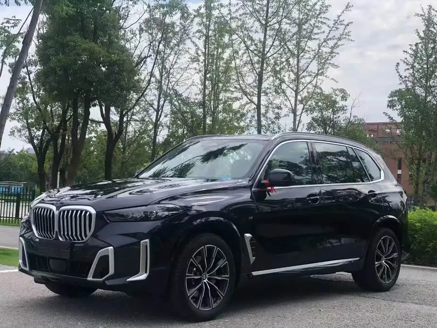 بي إم دبليو X5 2023 xDrive 30Li حزمة M الرياضية