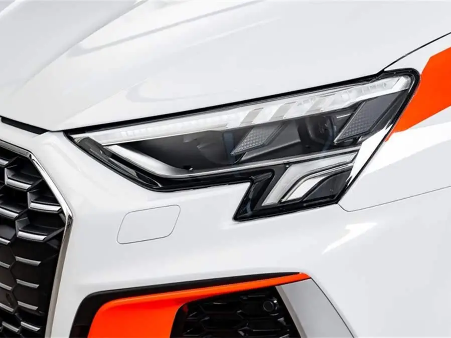 أودي A3 2024 سبورت باك 35 TFSI الطراز الرياضي الأنيق