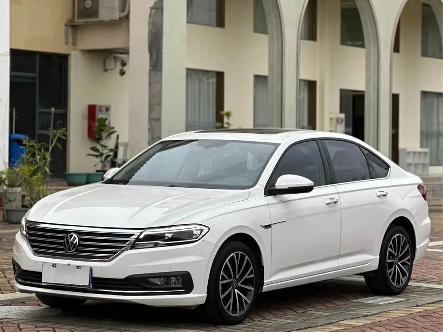 لافيدا 2022 280TSI DSG الفاخرة