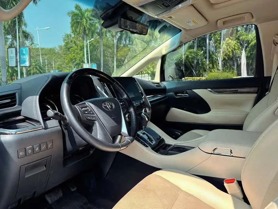 ألڤارد 2021 بمحرك مزدوج 2.5 لتر فئة فاخرة