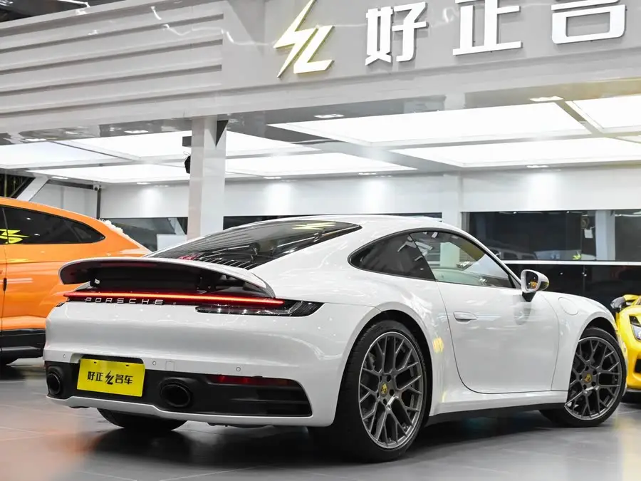 بورش 911 2023 كاريرا 3.0T