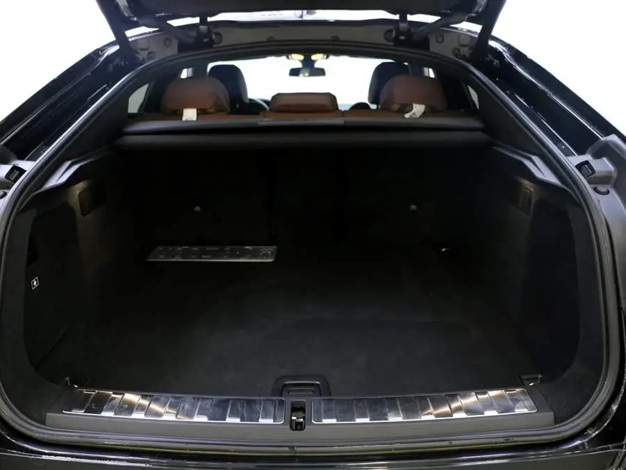 بي إم دبليو X6 2022 طراز مُعدل xDrive30i حزمة M الرياضية