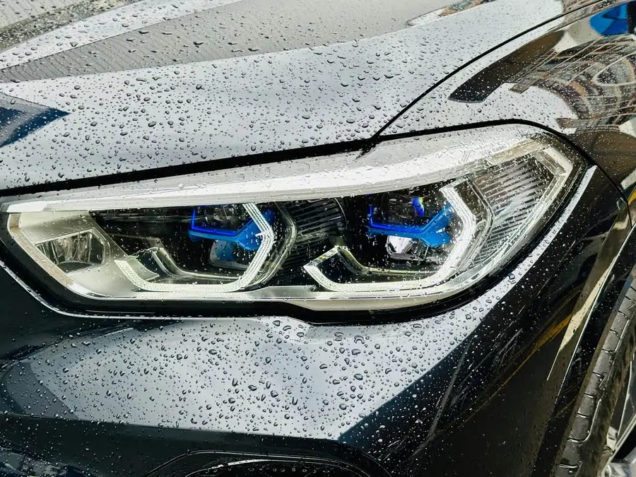 بي إم دبليو X5 2022 طراز مُحدَّث xDrive 40Li حزمة رياضية M