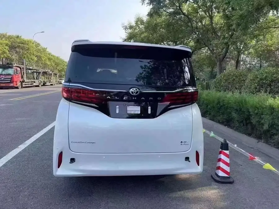 ألفارد 2024 بنظام مزدوج 2.5 لتر إصدار مميز