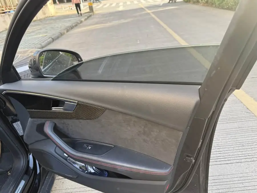 أودي RS 4 2021 RS4 أفانت إصدار الذهب الداكن