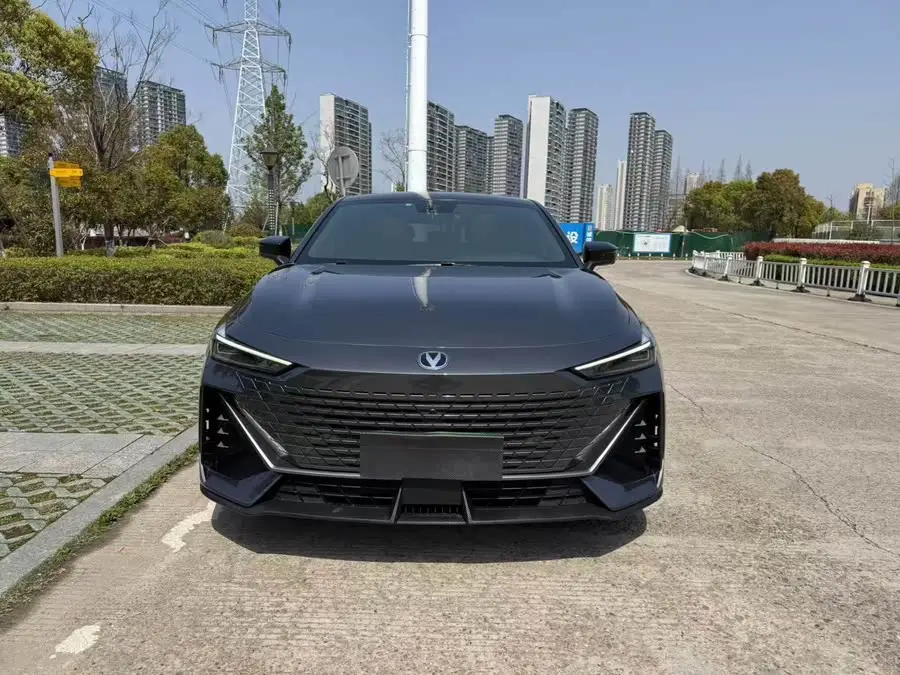 Changan UNI-V 2023 1.5T Premium Version