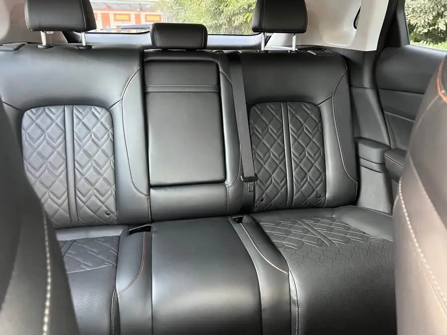 شانجان UNI-K 2021 2.0T الفئة الممتازة