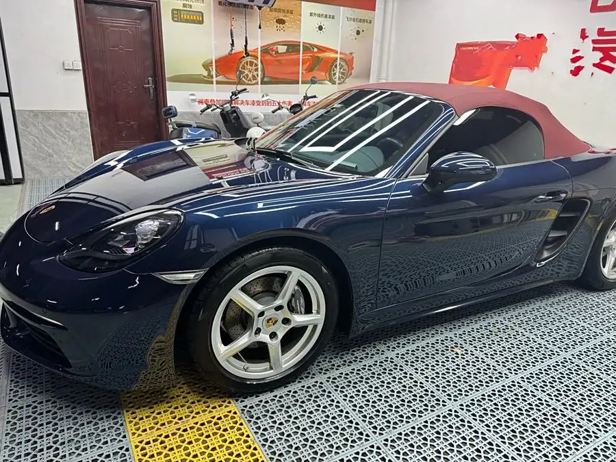 Porsche 718 2020 Model Boxster 2.0T
