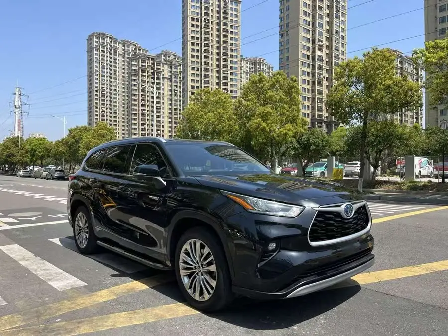 هاي لاندر 2022 طراز هايبرد 2.5 لتر دفع رباعي فاخرة 7 مقاعد