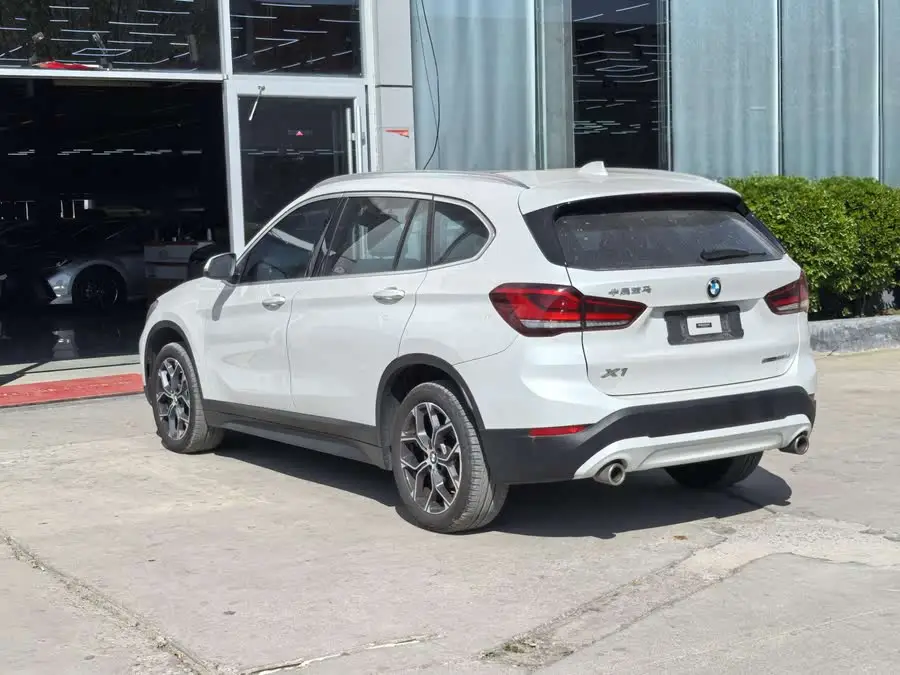 بي إم دبليو X1 2021 sDrive25Li الطراز الرائد