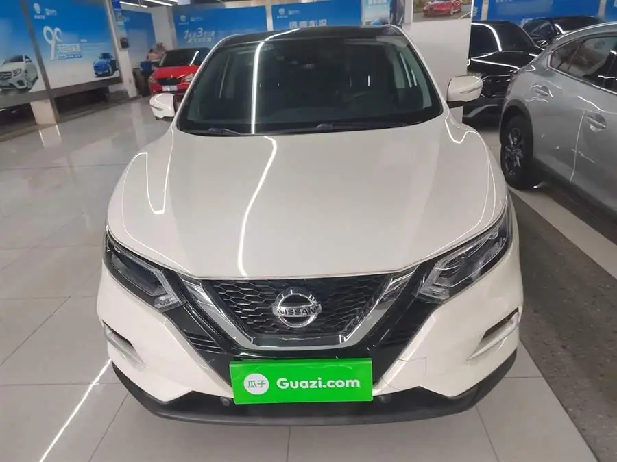 2021 نيسان إكستريل 2.0 لتر CVT الفئة الفاخرة