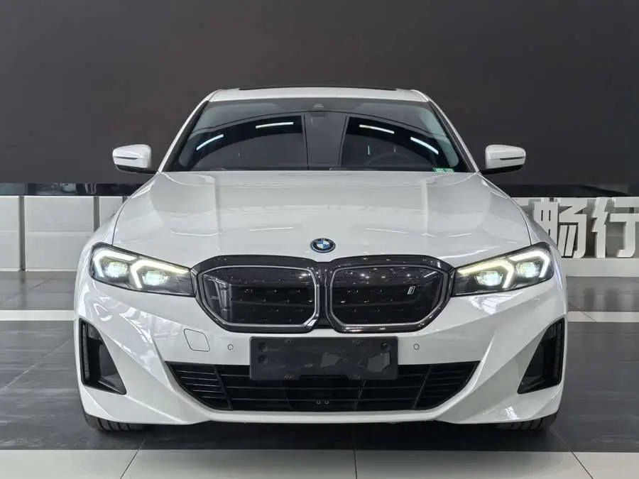 بي إم دبليو i3 2022 eDrive 35 L