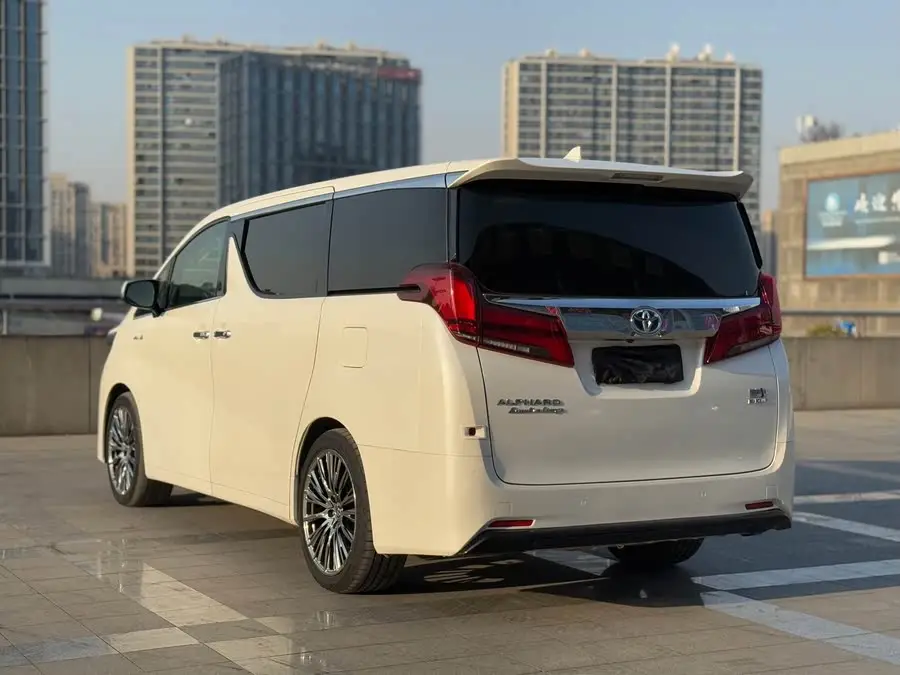 ألفارد 2020 بنظام هجين 2.5 لتر نسخة مميزة