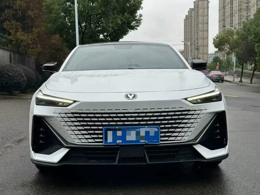 Changan UNI-V 2022 1.5T Premium