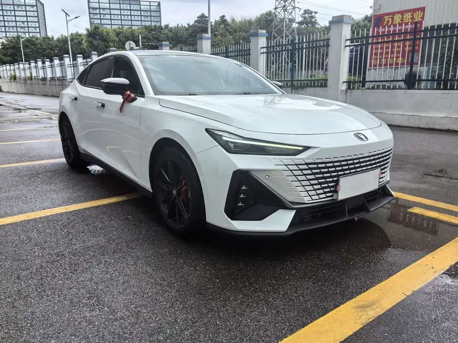 Changan UNI-V 2022 1.5T Premium