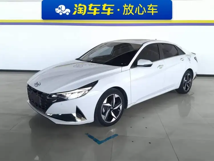 Elantra 2022 1.5L CVT LUX Premium Edition