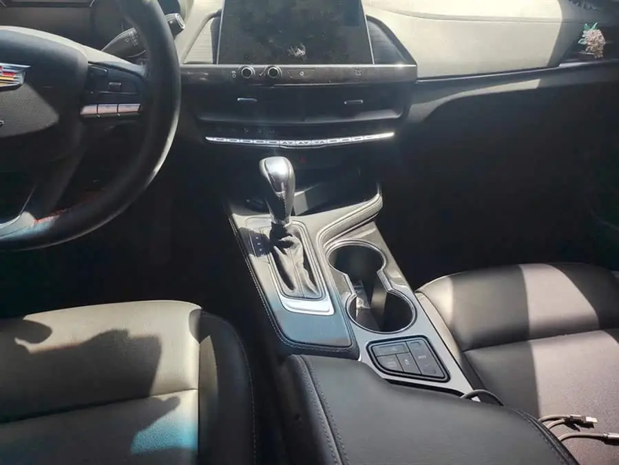 كاديلاك CT4 2021 28T الفاخرة