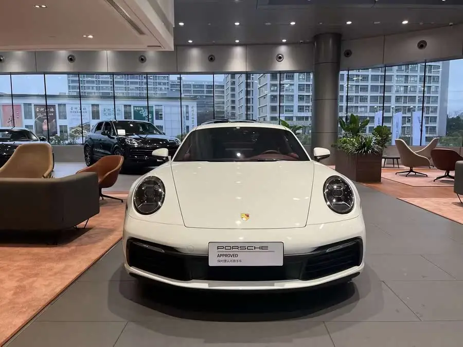 بورش 911 2023 كاريرا 3.0T