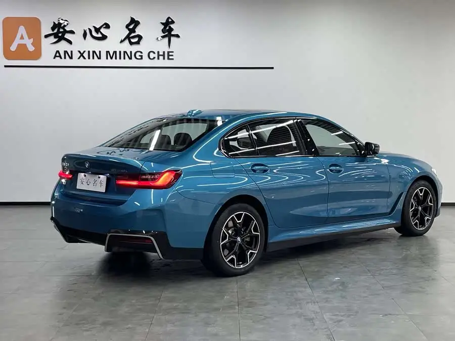 BMW i3 2023 eDrive 40 L Night Edition