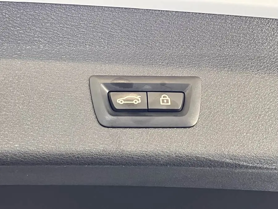 بي إم دبليو X1 2022 sDrive25Li إصدار رائد