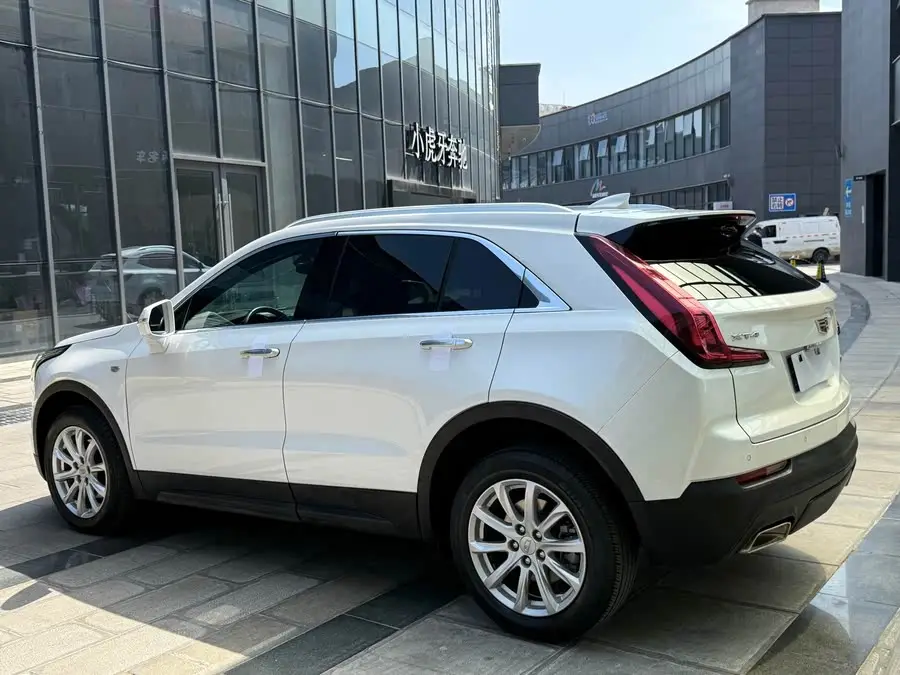 Cadillac XT4 2021 28T Two-Wheel Drive Technical Model