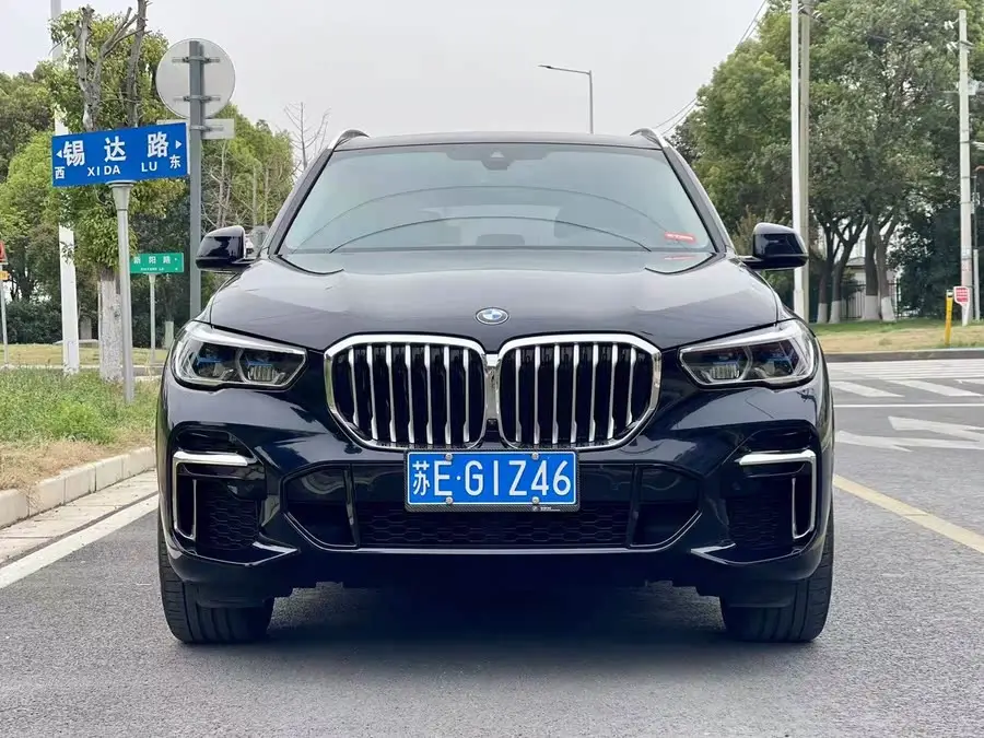 بي إم دبليو X5 2023 xDrive 30Li النسخة الفاخرة M الرياضية