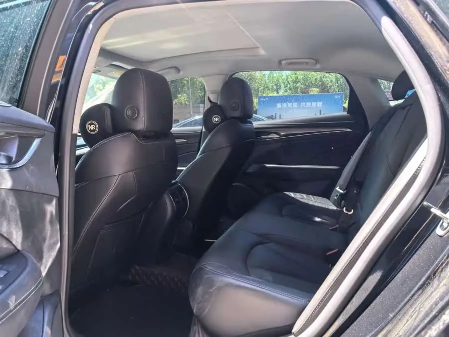 بيوك لاكروس 2022 652T الفاخرة