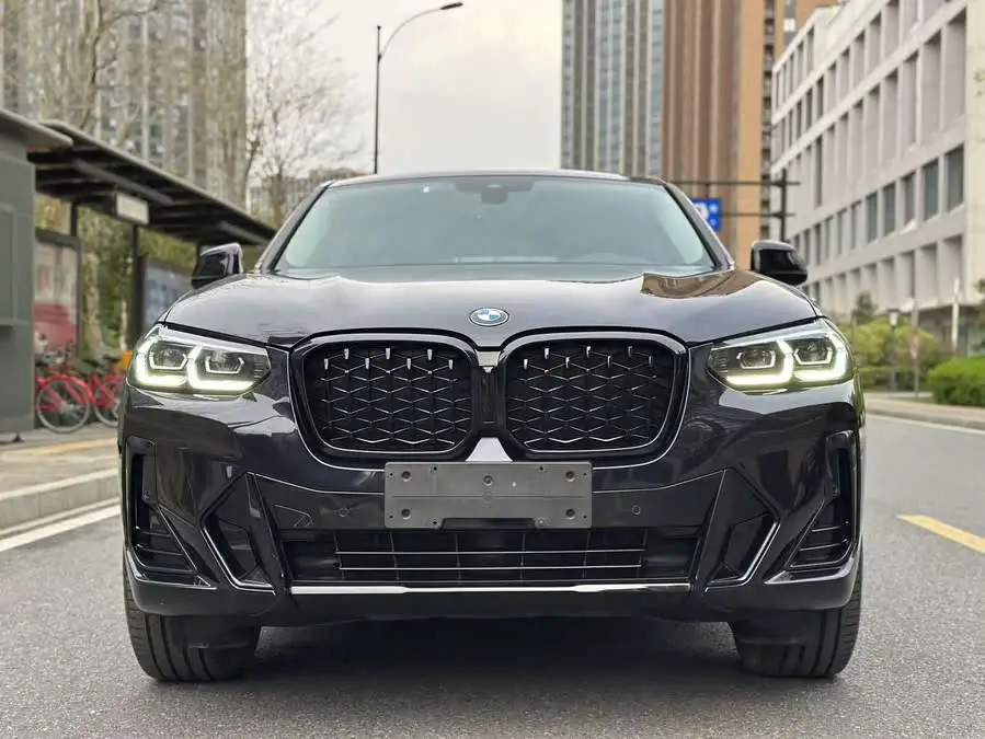 بي إم دبليو X4 2022 xDrive 25i حزمة رياضية M