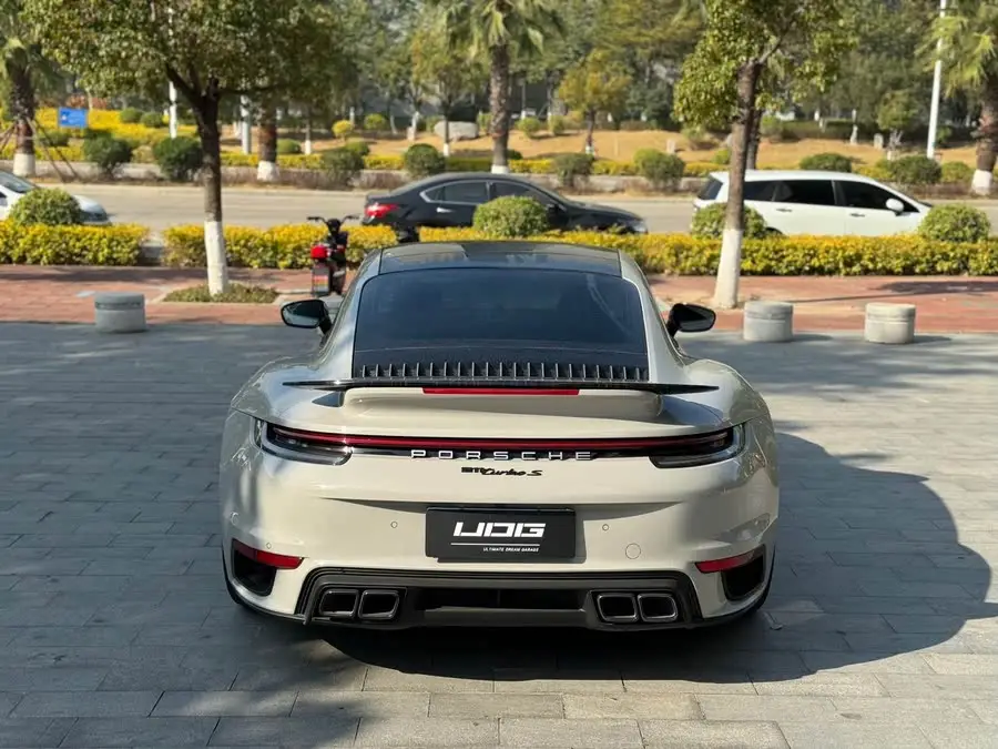 Porsche 911 2022 Turbo S 3.7T