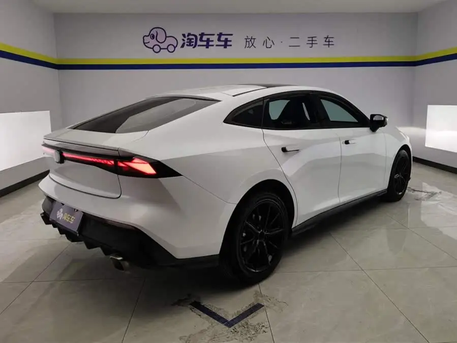 Changan UNI-V 2023 1.5T Premium