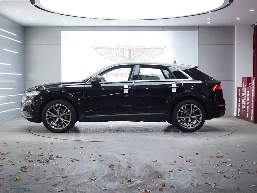 أودي Q8 2021 طراز 55 TFSI الفاخر الديناميكي