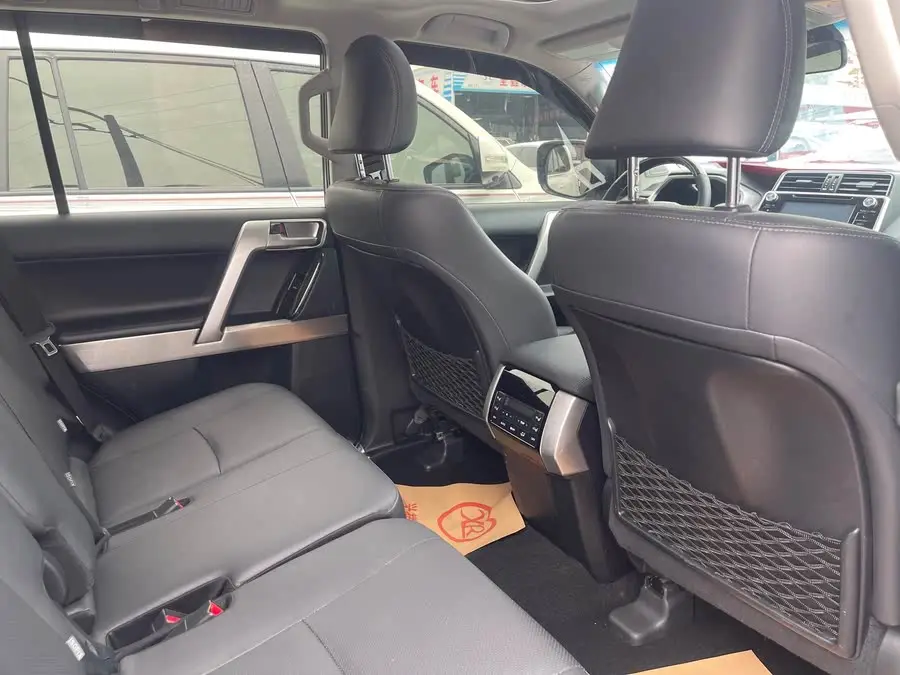 2019 تويوتا برادو 3.5 لتر أوتوماتيكي TX-L النسخة المميزة إطار احتياطي مثبت بالخلف