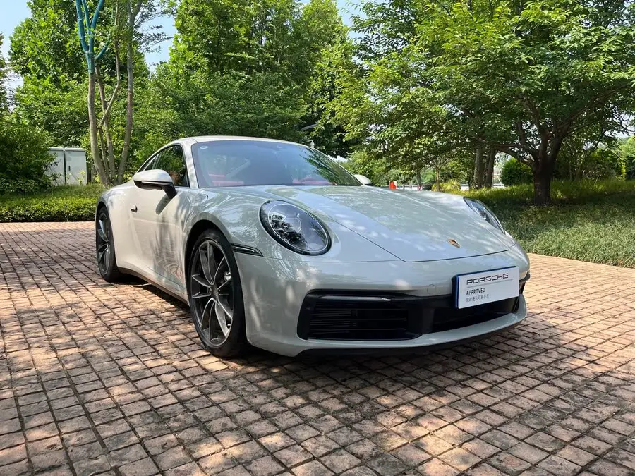 بورش 911 2023 كاريرا 3.0T