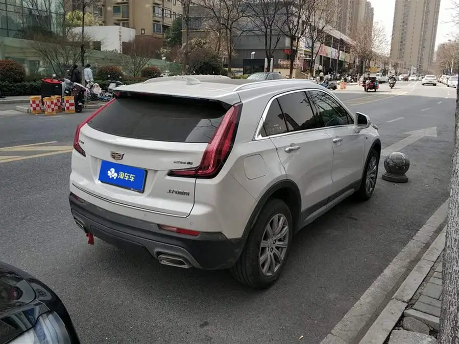 Cadillac XT4 2023 28T FWD Luxury