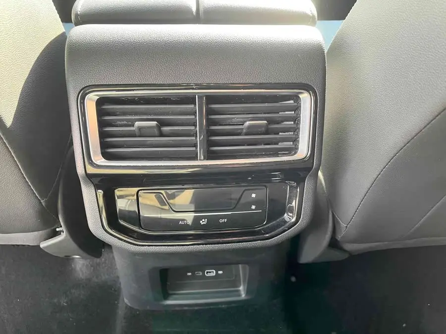 توارغ 2022 طراز 380 TSI دفع رباعي فئة فاخرة