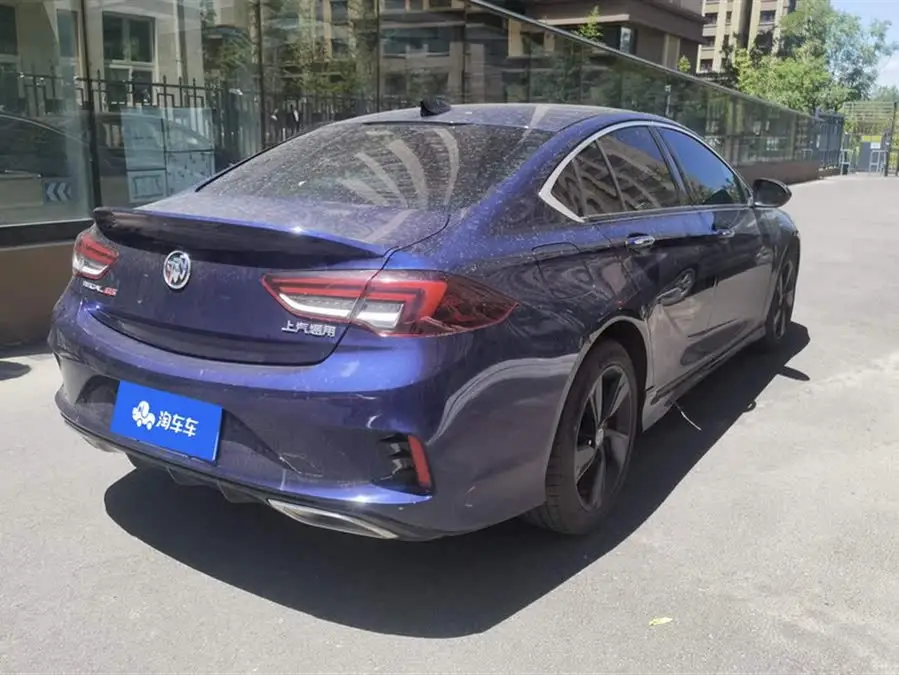 2022 بويك ريجال GS بريميوم