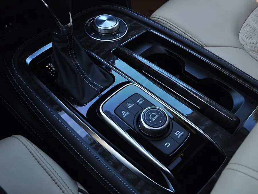 2023 Nissan ARMADA 5.6L Invincible Fleet Flagship