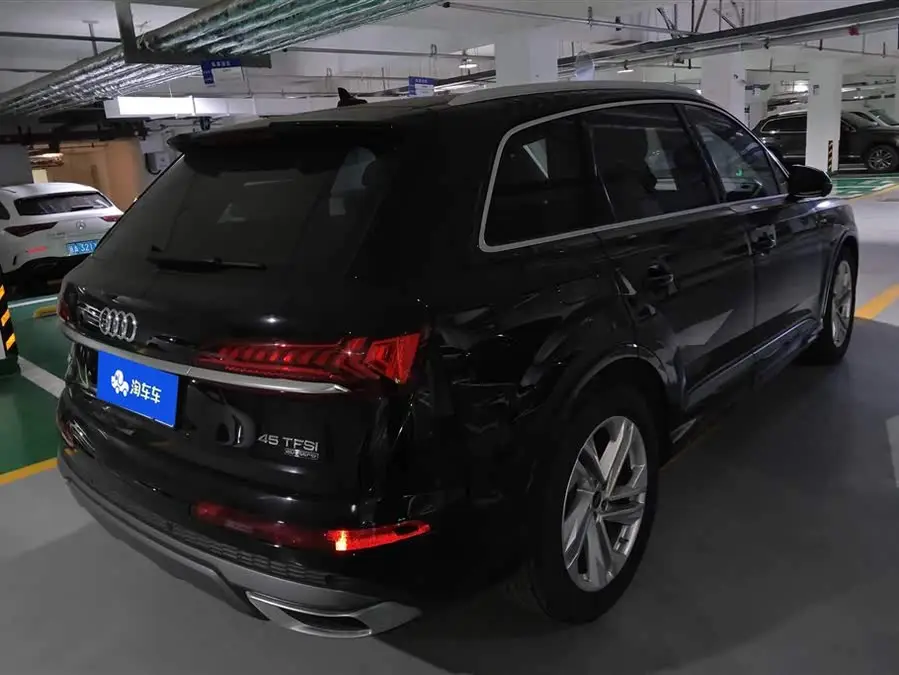 Audi Q7 2023 45 TFSI quattro S line Sport