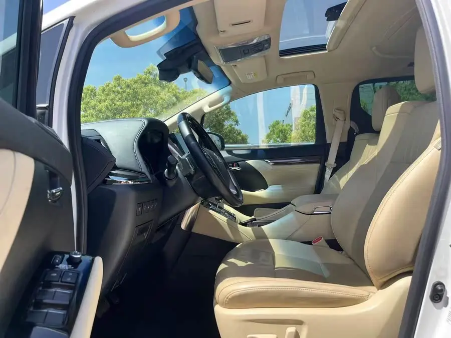 ألجراف 2021 فئة مزدوجة 2.5 لتر مميزة