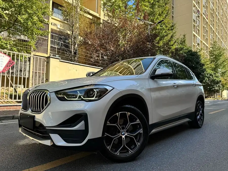 بي إم دبليو X1 2021 sDrive20Li الفئة الفاخرة