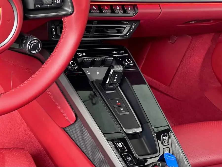 بورش 911 2023 كاريرا 4 3.0T