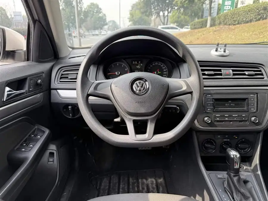 2019 فولوكس فاجن لافيدا تشي هوانغ 1.5 لتر أوتوماتيكي نسخة الموضة الوطنية السادسة