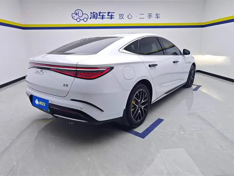 سيلاين 2024 إصدار المجد DM-i 1.5L 121كم الفئة الفاخرة