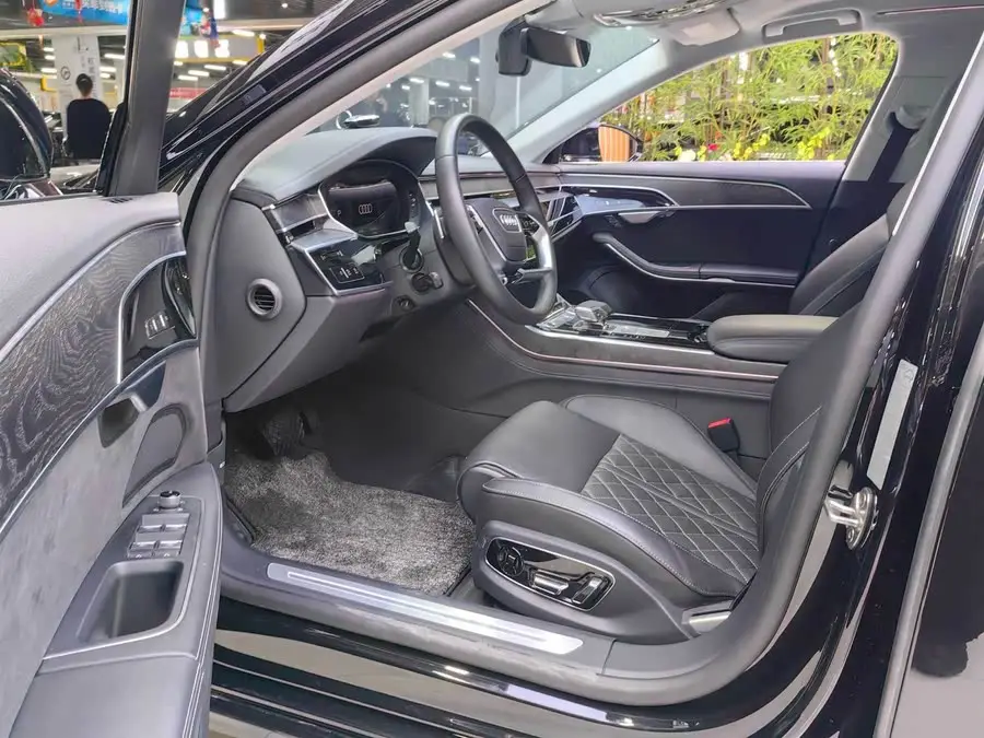 أودي A8 2023 A8L 50 TFSI quattro النسخة المختارة