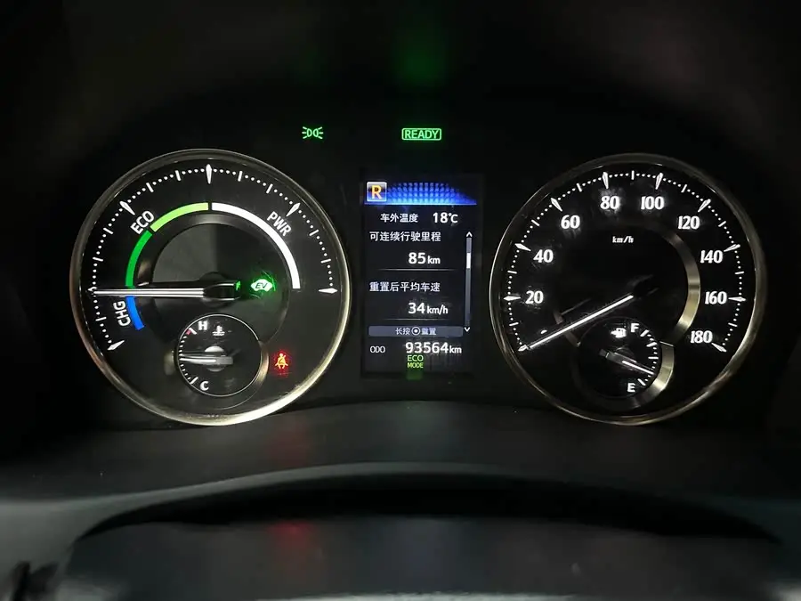 ألفارد 2020 هايبرد 2.5 لتر فئة فاخرة